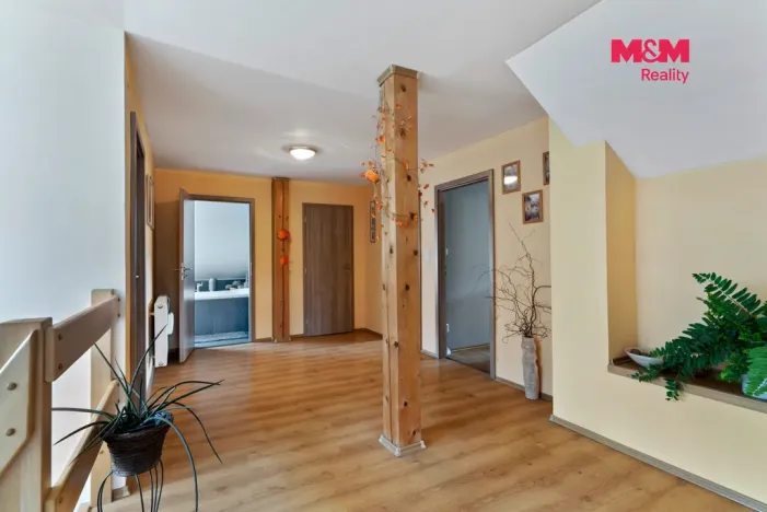 Prodej rodinného domu, Chuchelna, 290 m2