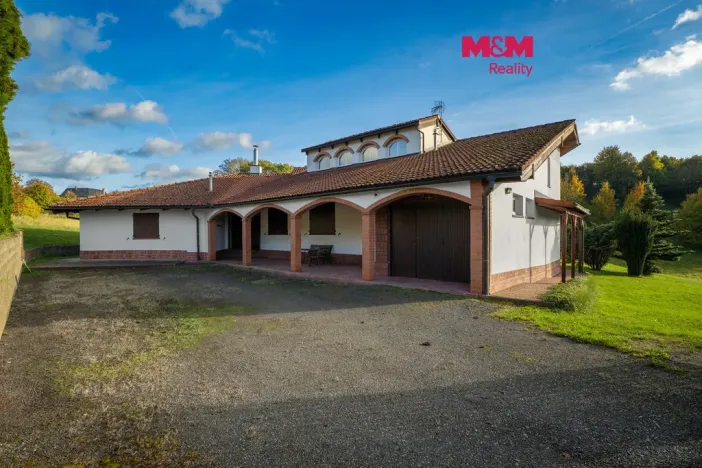 Prodej rodinného domu, Frýdštejn - Sestroňovice, 387 m2