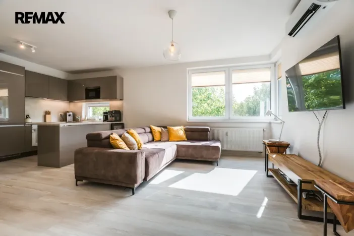 Pronájem bytu 3+kk, Praha - Střížkov, Makedonská, 68 m2