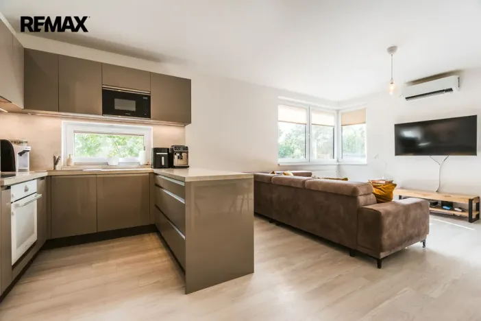 Pronájem bytu 3+kk, Praha - Střížkov, Makedonská, 68 m2