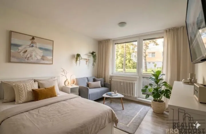 Prodej bytu 1+1, Znojmo, Gagarinova, 33 m2