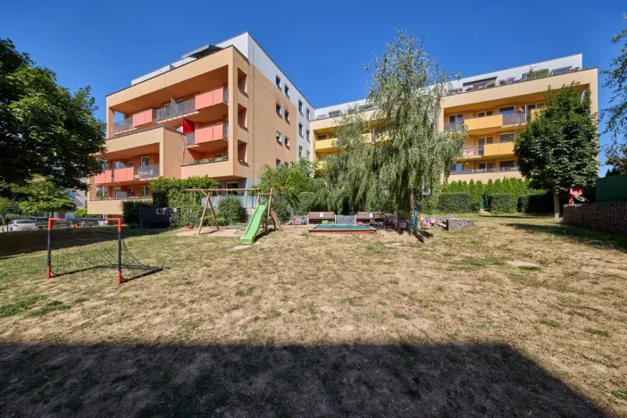 Prodej bytu 3+kk, Hradec Králové - Třebeš, Ve Stromovce, 75 m2