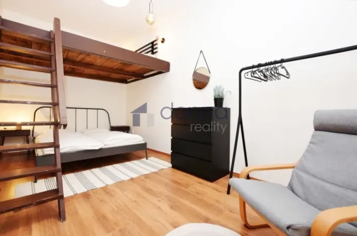 Pronájem bytu 3+kk, Praha, Slezská, 71 m2