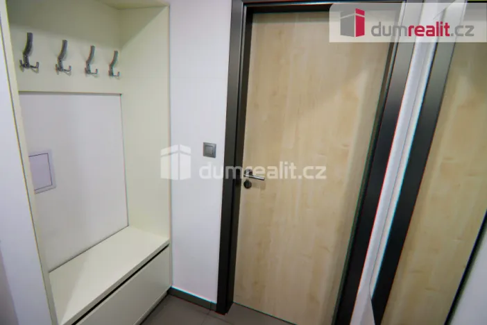 Pronájem obchodního prostoru, Uherské Hradiště, Stojanova, 78 m2