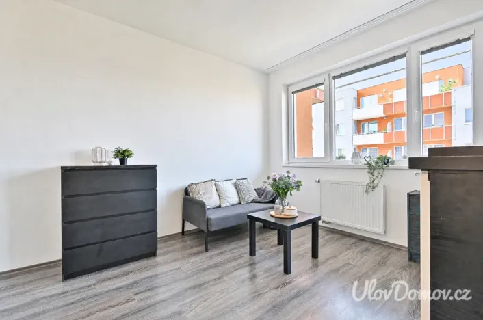 Prodej bytu 1+kk, Praha - Kyje, Farkašova, 39 m2