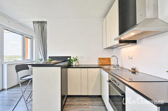 Prodej bytu 1+kk, Praha - Kyje, Farkašova, 39 m2