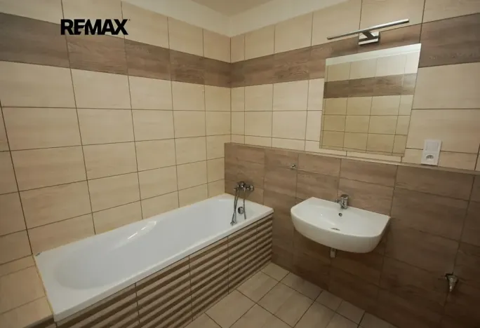 Pronájem bytu 3+kk, Velký Osek, U hřiště, 75 m2