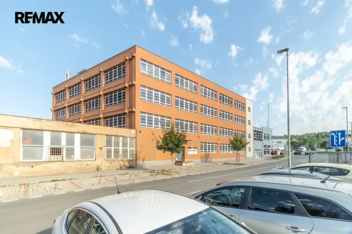 Pronájem kanceláře, Praha - Vysočany, Kolbenova, 2800 m2