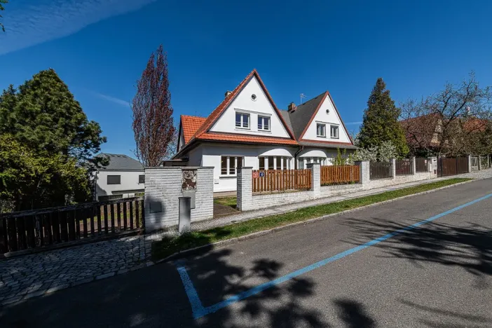 Pronájem rodinného domu, Praha - Břevnov, Pětipeského, 180 m2