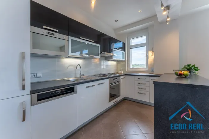 Prodej bytu 2+kk, Praha - Vršovice, Vladivostocká, 53 m2