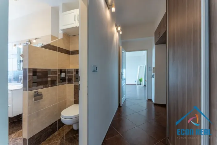 Prodej bytu 2+kk, Praha - Vršovice, Vladivostocká, 53 m2