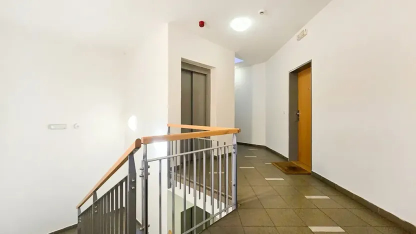 Pronájem bytu 1+kk, Praha - Smíchov, Na Neklance, 29 m2