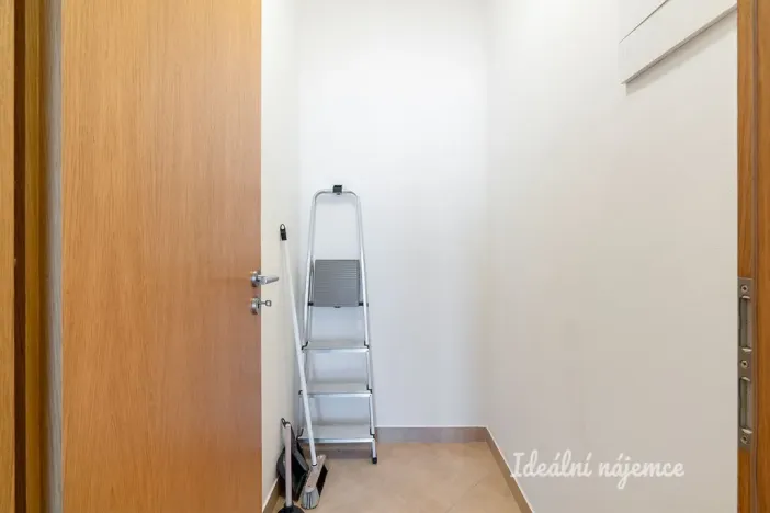 Pronájem bytu 1+kk, Praha - Zličín, Prušánecká, 32 m2
