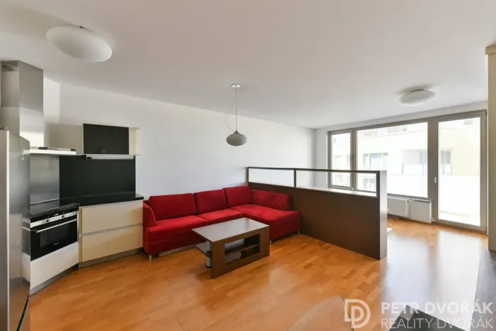 Pronájem bytu 1+kk, Praha - Žižkov, Jeseniova, 48 m2