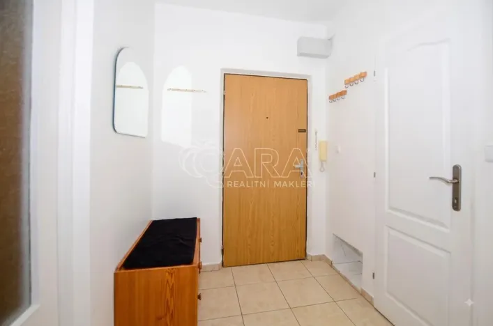 Pronájem bytu 1+1, Praha - Libuš, Na domovině, 39 m2
