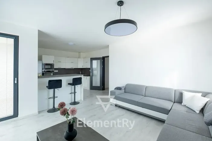 Pronájem bytu 2+kk, Hradec Králové, Kubelíkova, 60 m2