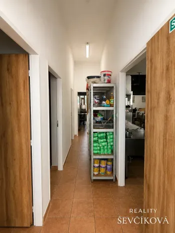Pronájem restaurace, Pardubice, Okrajová, 144 m2