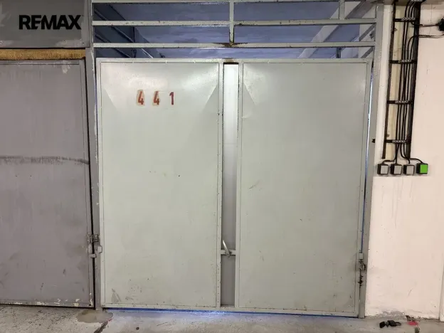 Prodej garáže, Praha - Modřany, K dolům, 12 m2