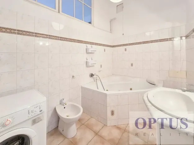 Pronájem bytu 2+1, Praha - Hradčany, Na valech, 78 m2