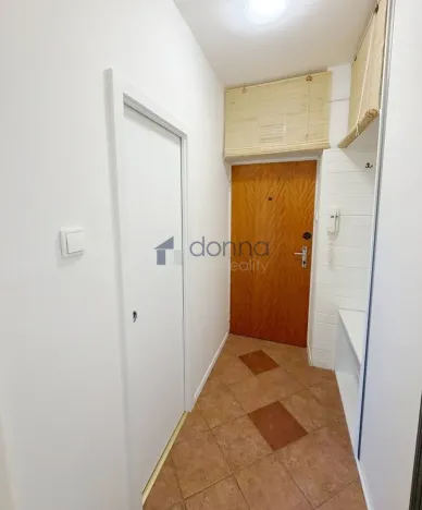 Pronájem bytu 2+kk, Praha, Na vápenném, 32 m2