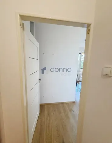 Pronájem bytu 2+kk, Praha, Na vápenném, 32 m2
