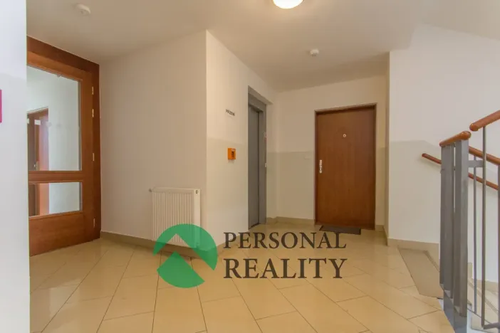 Prodej bytu 1+kk, Praha - Stodůlky, Na Výrovně, 37 m2