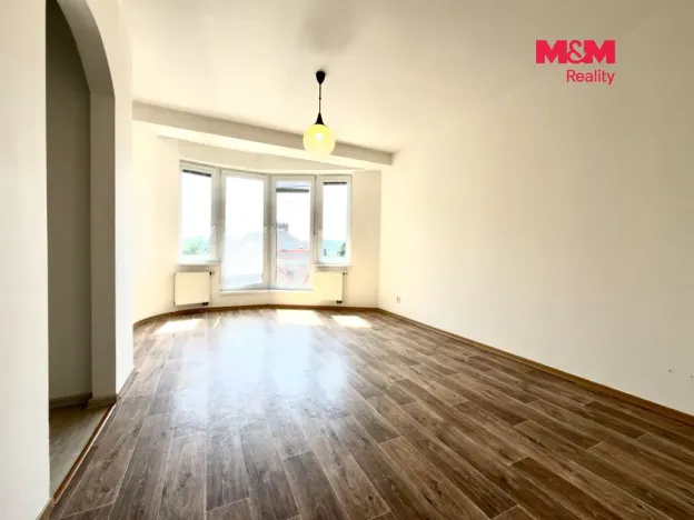 Pronájem bytu 2+1, Praha, U štěpu, 54 m2