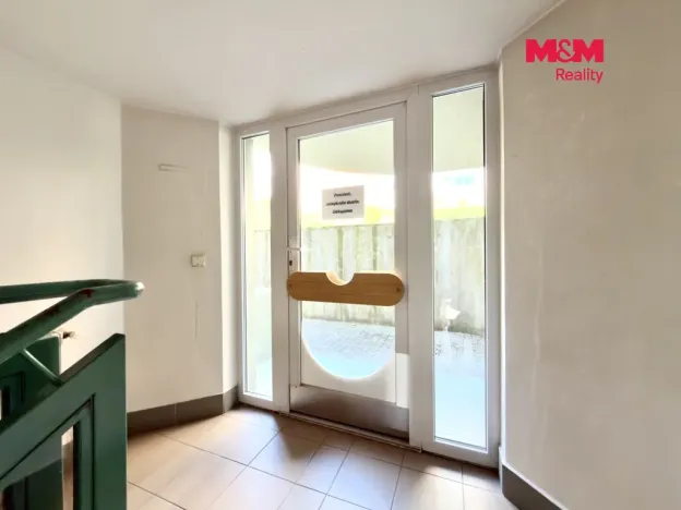 Pronájem bytu 2+1, Praha, U štěpu, 54 m2