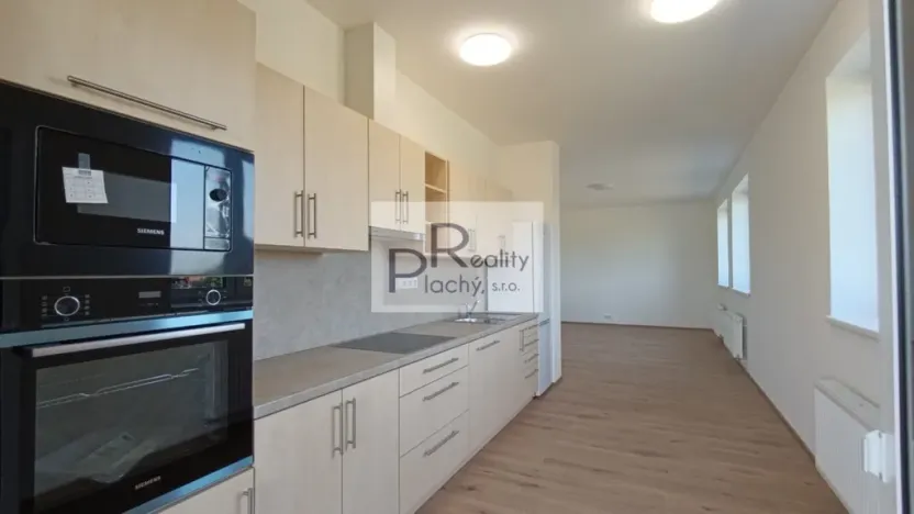 Prodej bytu 2+kk, Hevlín, 73 m2