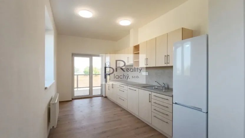 Prodej bytu 2+kk, Hevlín, 73 m2