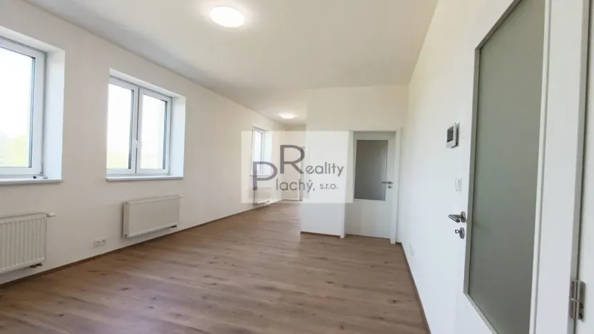 Prodej bytu 2+kk, Hevlín, 73 m2