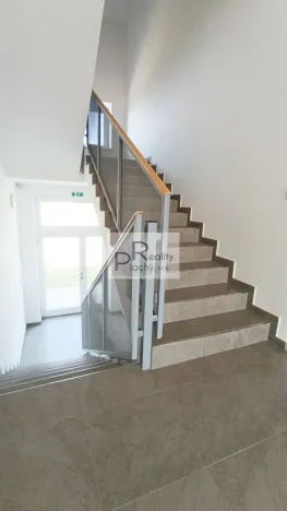 Prodej bytu 2+kk, Hevlín, 73 m2