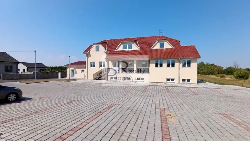 Prodej bytu 2+kk, Hevlín, 73 m2