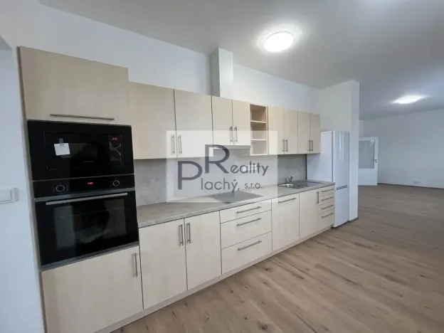 Prodej bytu 2+kk, Hevlín, 73 m2