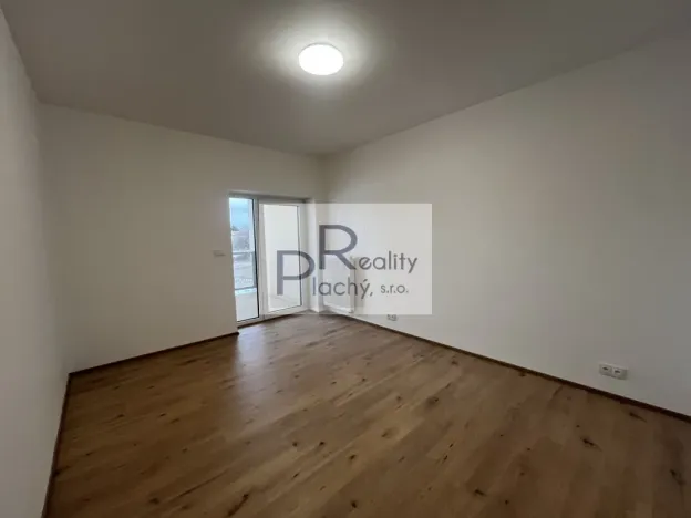 Prodej bytu 2+kk, Hevlín, 73 m2