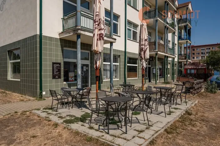 Pronájem obchodního prostoru, Břeclav, Na Valtické, 77 m2