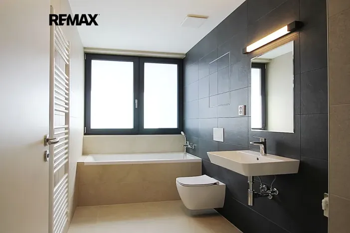 Pronájem bytu 1+kk, Praha - Hloubětín, Kardašovská, 34 m2