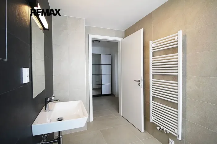 Pronájem bytu 1+kk, Praha - Hloubětín, Kardašovská, 34 m2