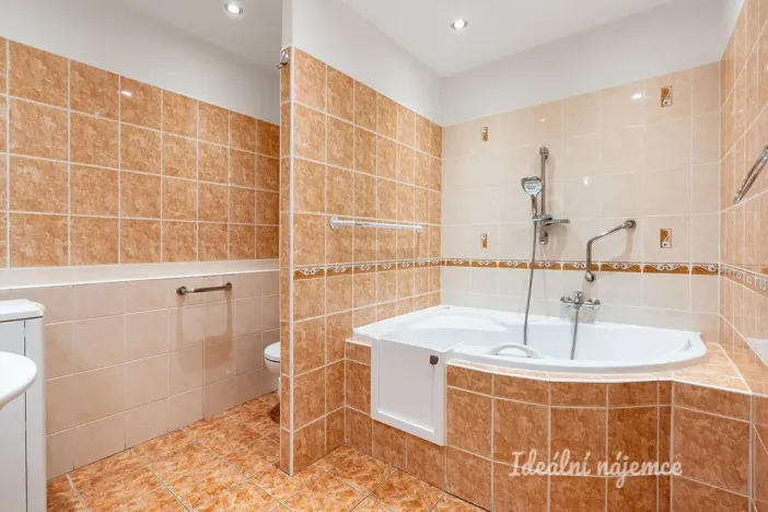 Pronájem bytu 4+kk, Praha - Prosek, Mimoňská, 67 m2