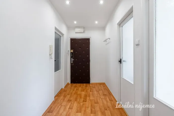 Pronájem bytu 4+kk, Praha - Prosek, Mimoňská, 67 m2