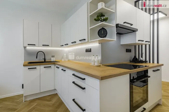 Prodej bytu 2+1, Sokolov, Mánesova, 61 m2