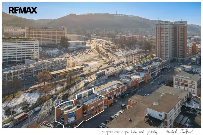 Pronájem obchodního prostoru, Zlín, třída Tomáše Bati, 53 m2
