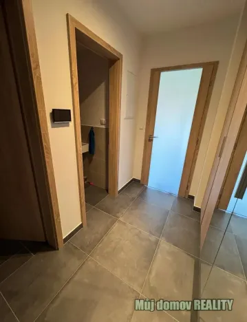 Pronájem bytu 2+kk, Praha - Bohnice, Pekařova, 53 m2