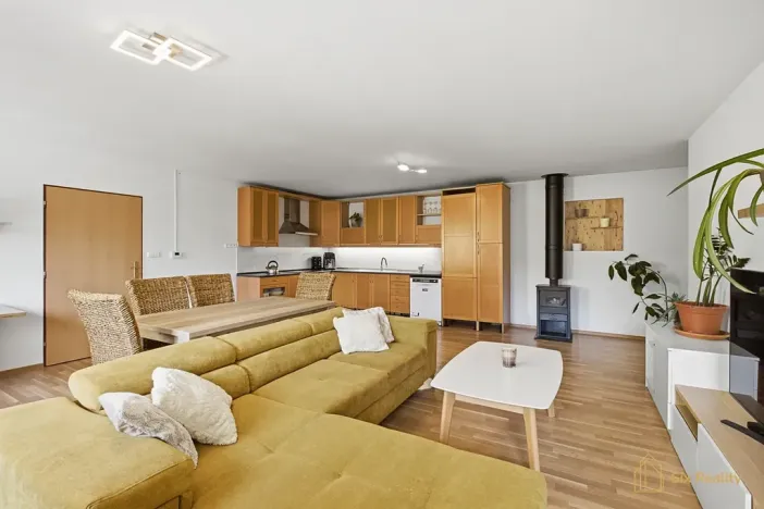 Prodej bytu 3+kk, Kněževes, 88 m2