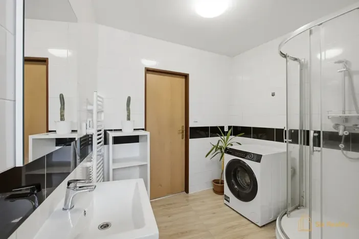 Prodej bytu 3+kk, Kněževes, 88 m2