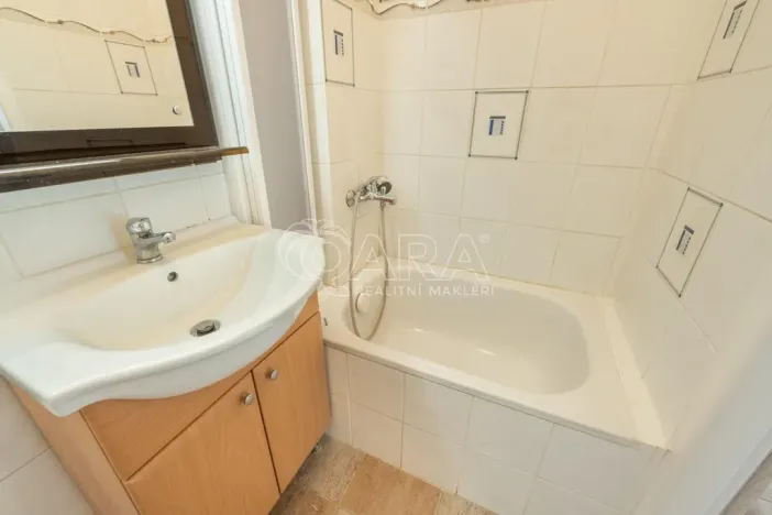 Pronájem bytu 3+1, Praha - Podolí, Na Klaudiánce, 74 m2