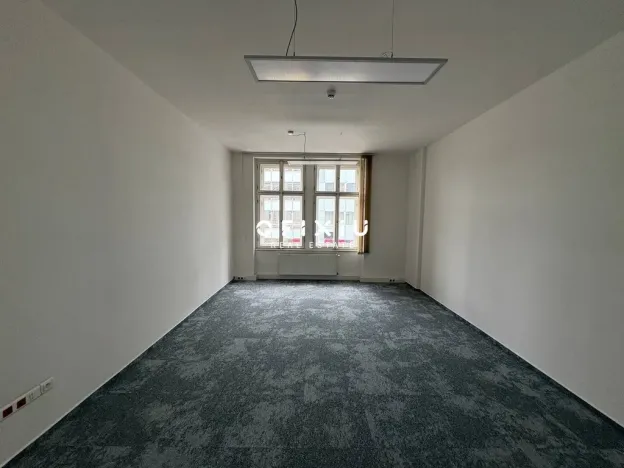 Pronájem kanceláře, Praha - Smíchov, Radlická, 127 m2