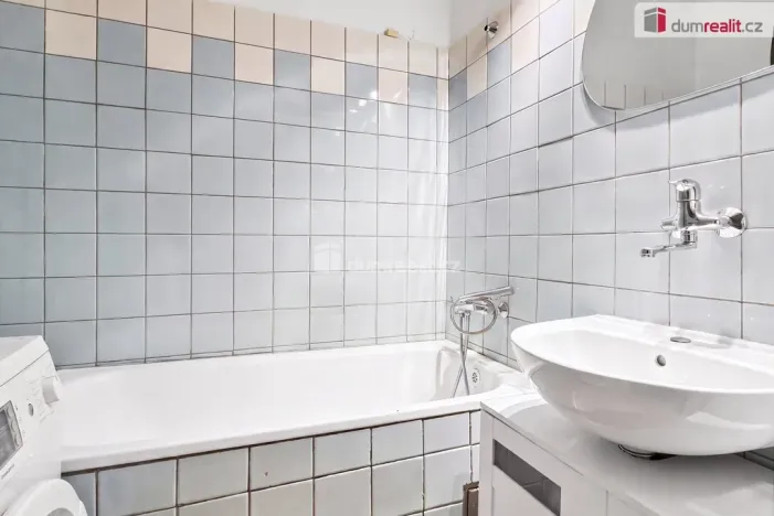 Prodej bytu 2+1, Ostrov, Lidická, 71 m2