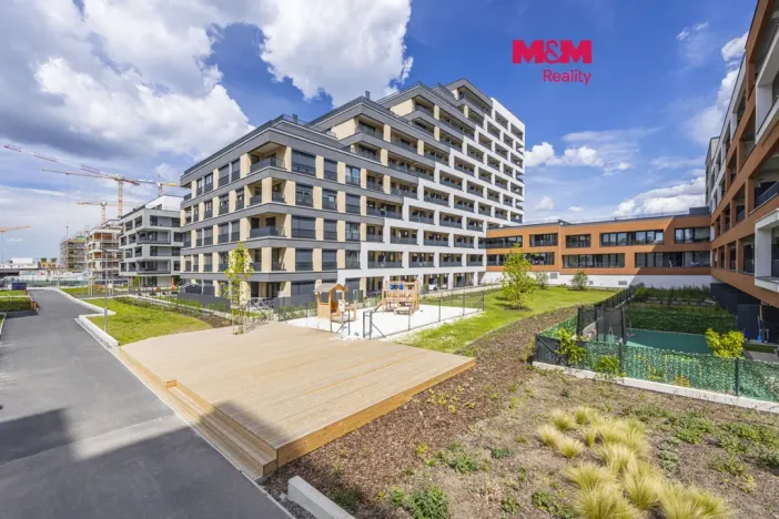 Prodej bytu 2+kk, Praha - Hloubětín, Poděbradská, 71 m2
