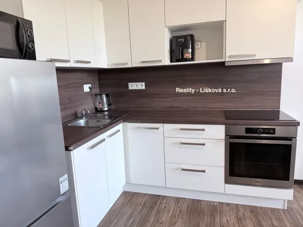 Pronájem bytu 1+kk, Ústí nad Labem - Ústí nad Labem-centrum, Velká Hradební, 30 m2